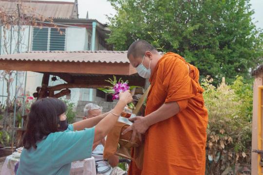 สัพพีติโย วิวัชชันตุ   สัพพะโรโค วินัสสะตุ มา เต..